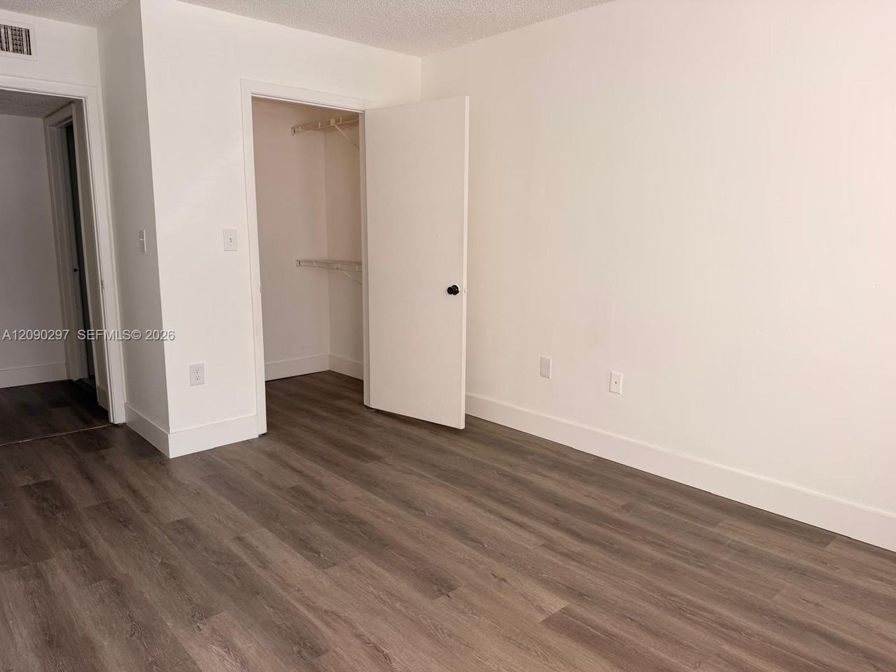 2701 Ne 1st St #2701 - Photo 4 of 6