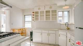 6632 W 87th St - Photo 5 of 7
