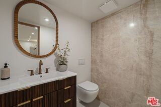 1712 N Beverly Glen Blvd - Photo 2 of 8