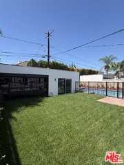 313 S Peck Dr - Photo 4 of 8