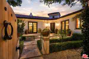 featured image of 465 Westmount Dr