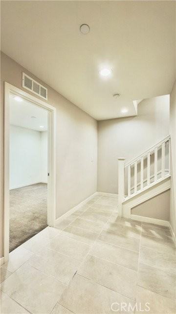 130 Greenleaf Dr - Photo 3 of 8