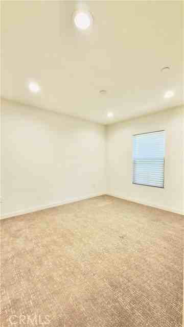 130 Greenleaf Dr - Photo 5 of 8