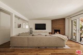 4442 Beeman Ave - Photo 3 of 8