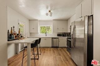 4442 Beeman Ave - Photo 5 of 8