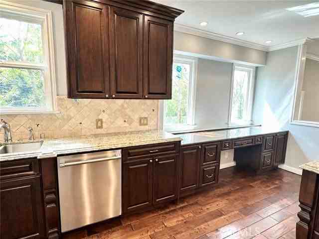2649 N Parish Pl - Photo 5 of 8