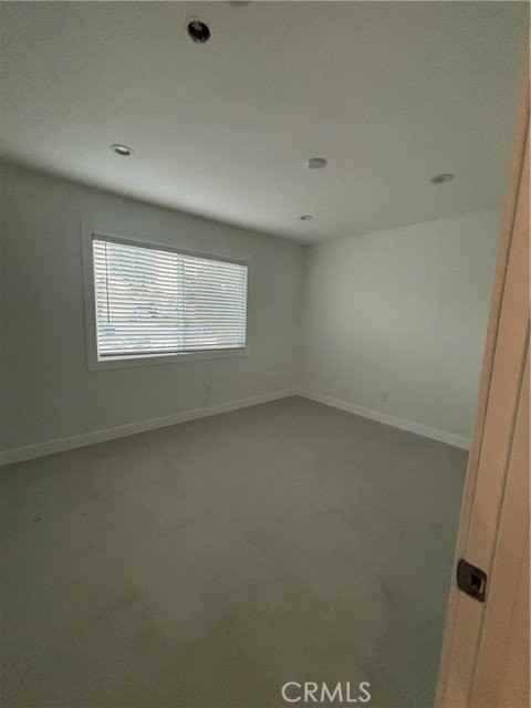 23453 Mobile St - Photo 5 of 8