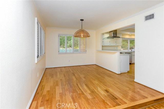 22861 Sparrowdell Dr - Photo 3 of 6