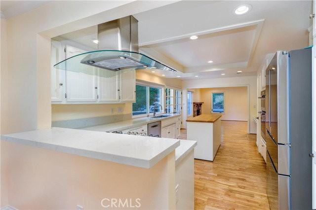 22861 Sparrowdell Dr - Photo 4 of 6