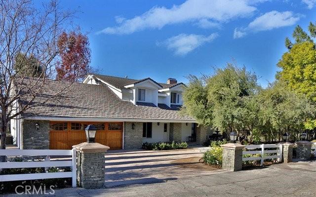 24944 Jim Bridger Rd - Photo 2 of 8