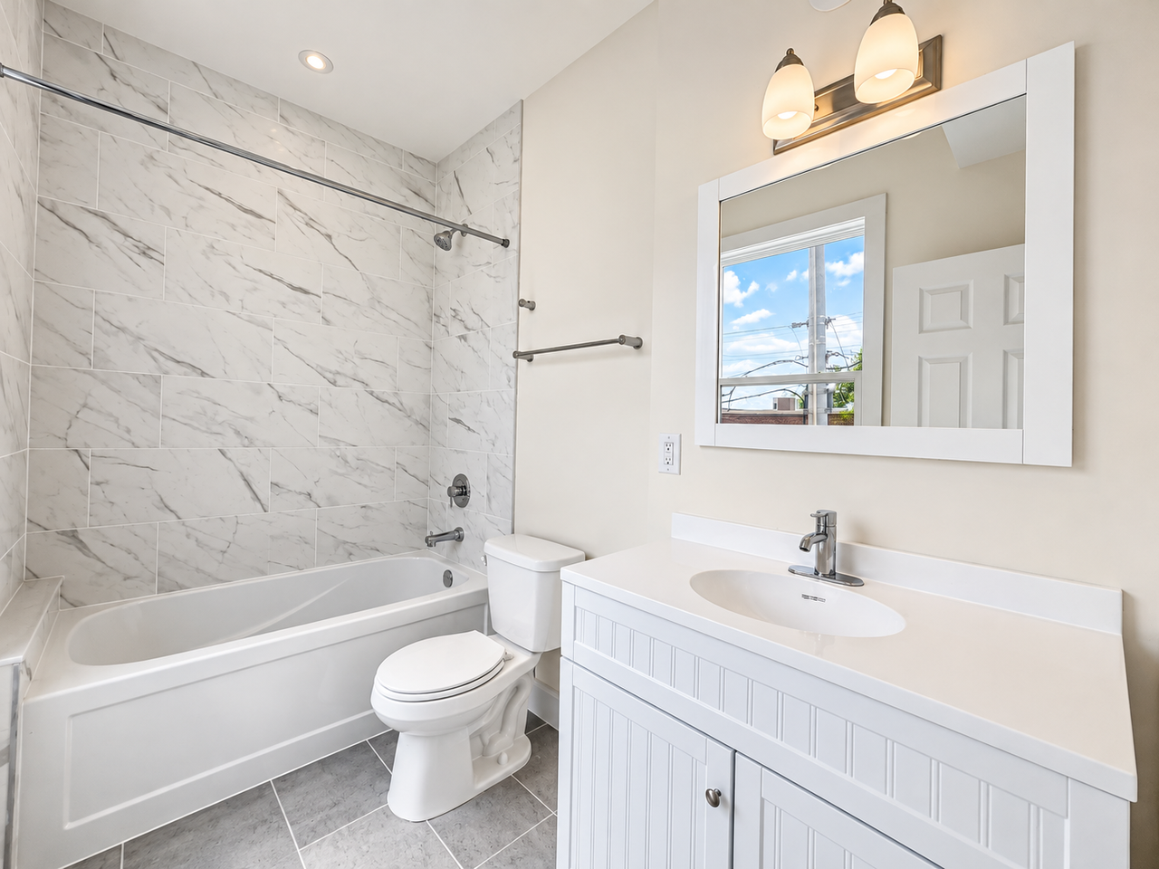 293 Kenilworth Avenue North #4 - Photo 7 of 7