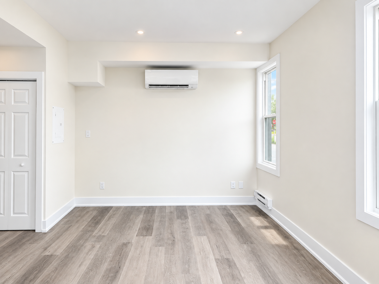 293 Kenilworth Avenue North #4 - Photo 5 of 7