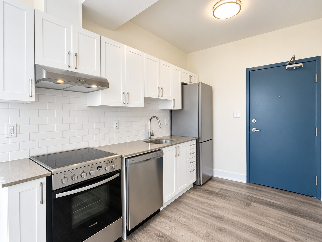 293 Kenilworth Avenue North #4 - Photo 6 of 7