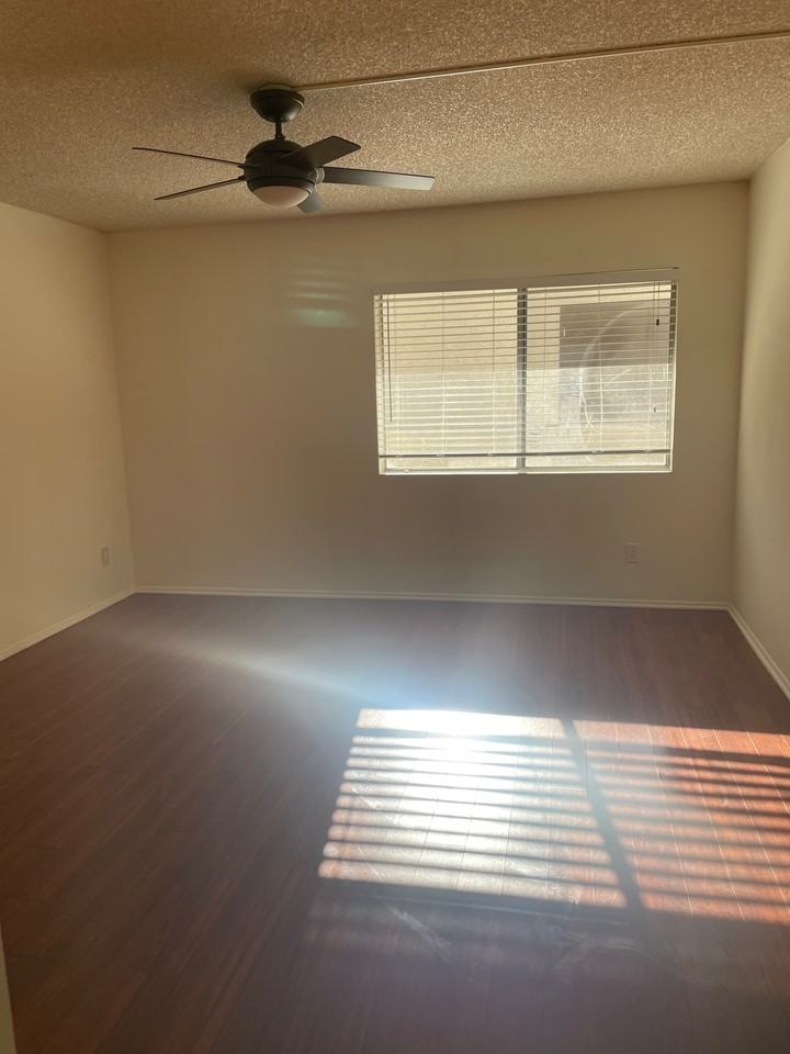 5334 Lindley Avenue #137 - Photo 4 of 10