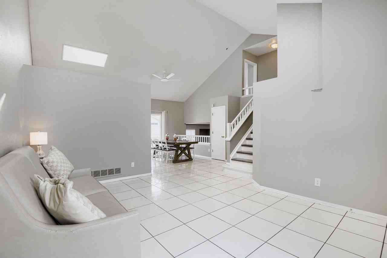 E 50th Ave - Photo 2 of 16
