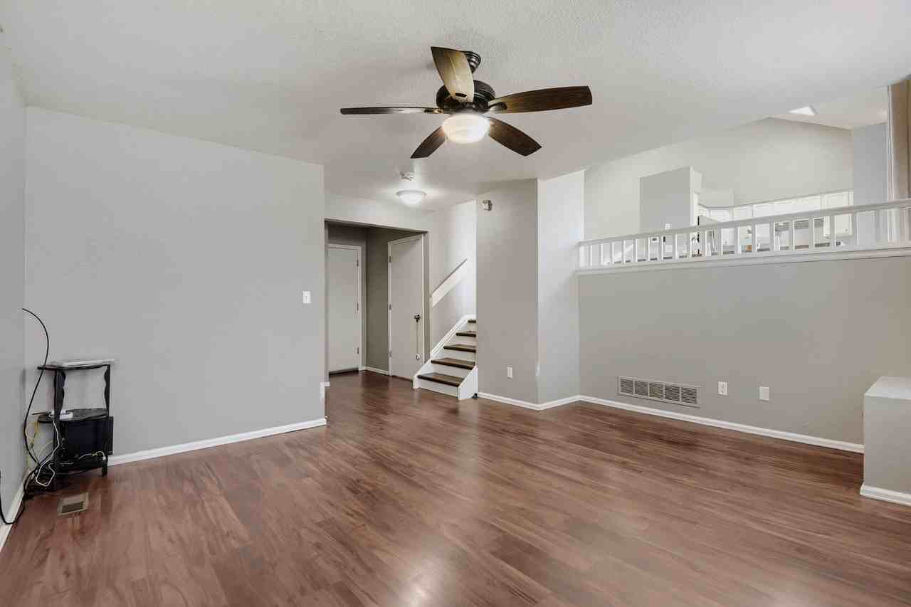 E 50th Ave - Photo 7 of 16