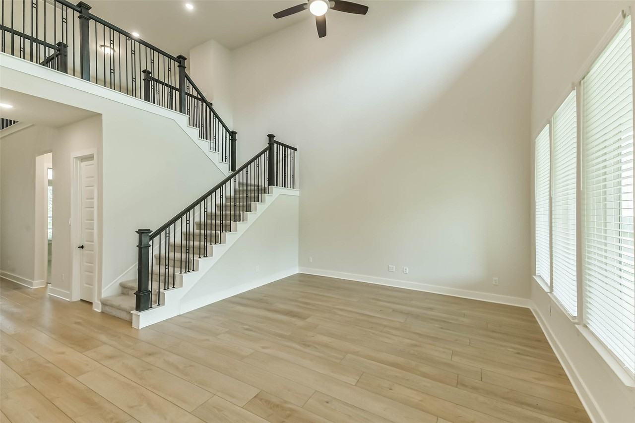9243 Trimble Landing Dr - Photo 7 of 41