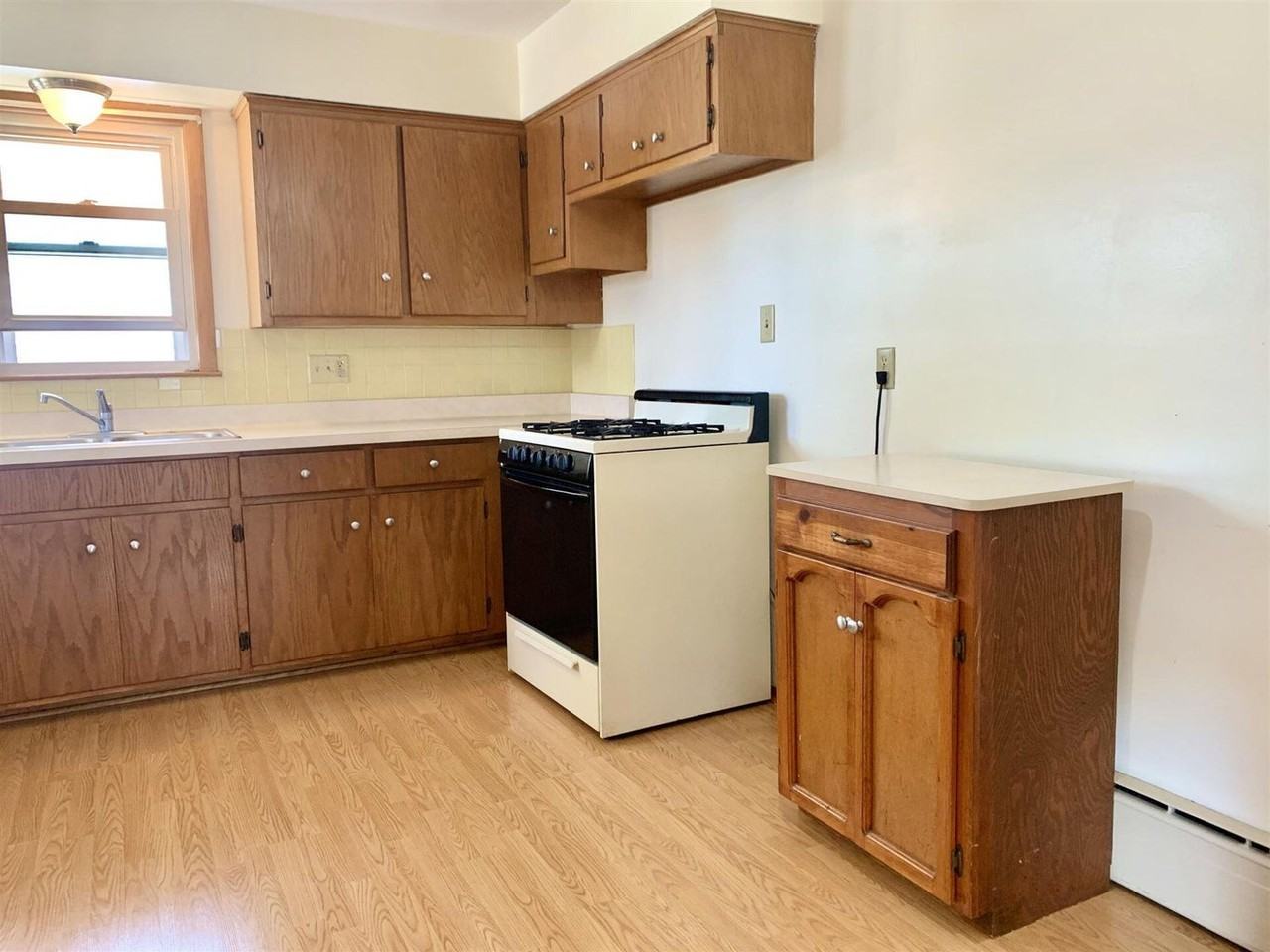 1508 Walnut Street - Photo 5 of 28