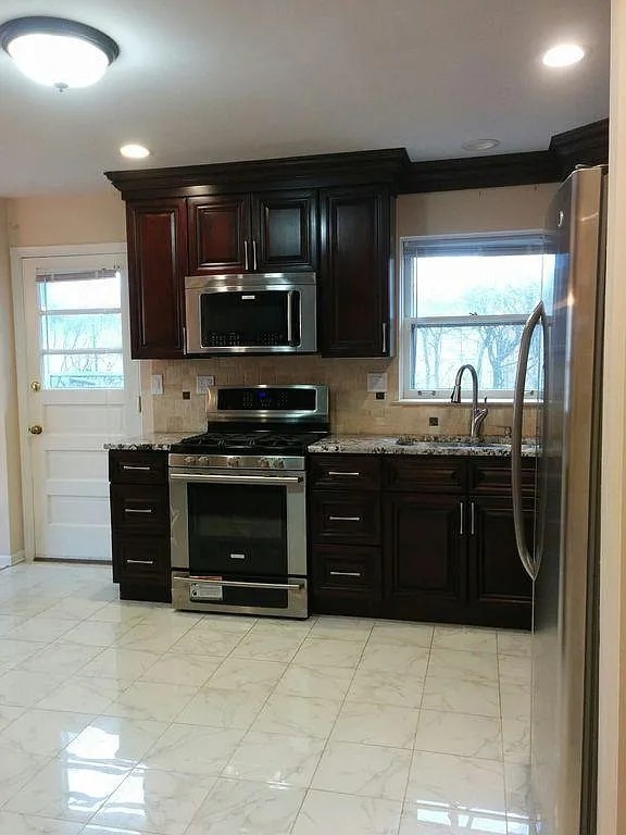 312 Sunset Dr - Photo 7 of 20