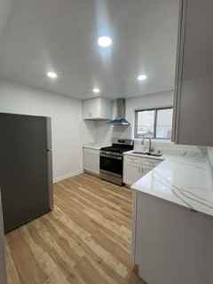 7229 N Campbell Ave - Photo 3 of 19
