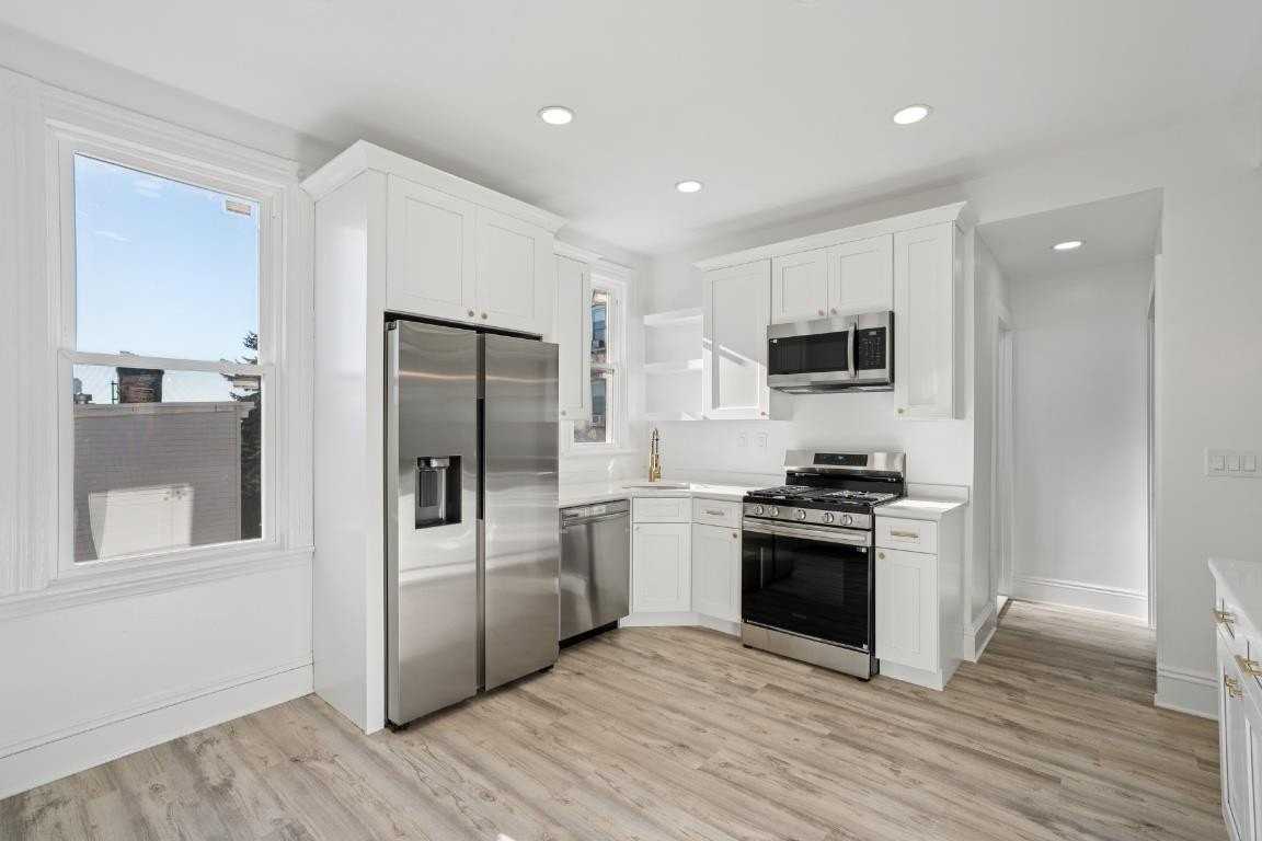 502 Gregory Ave #2 - Photo 4 of 16