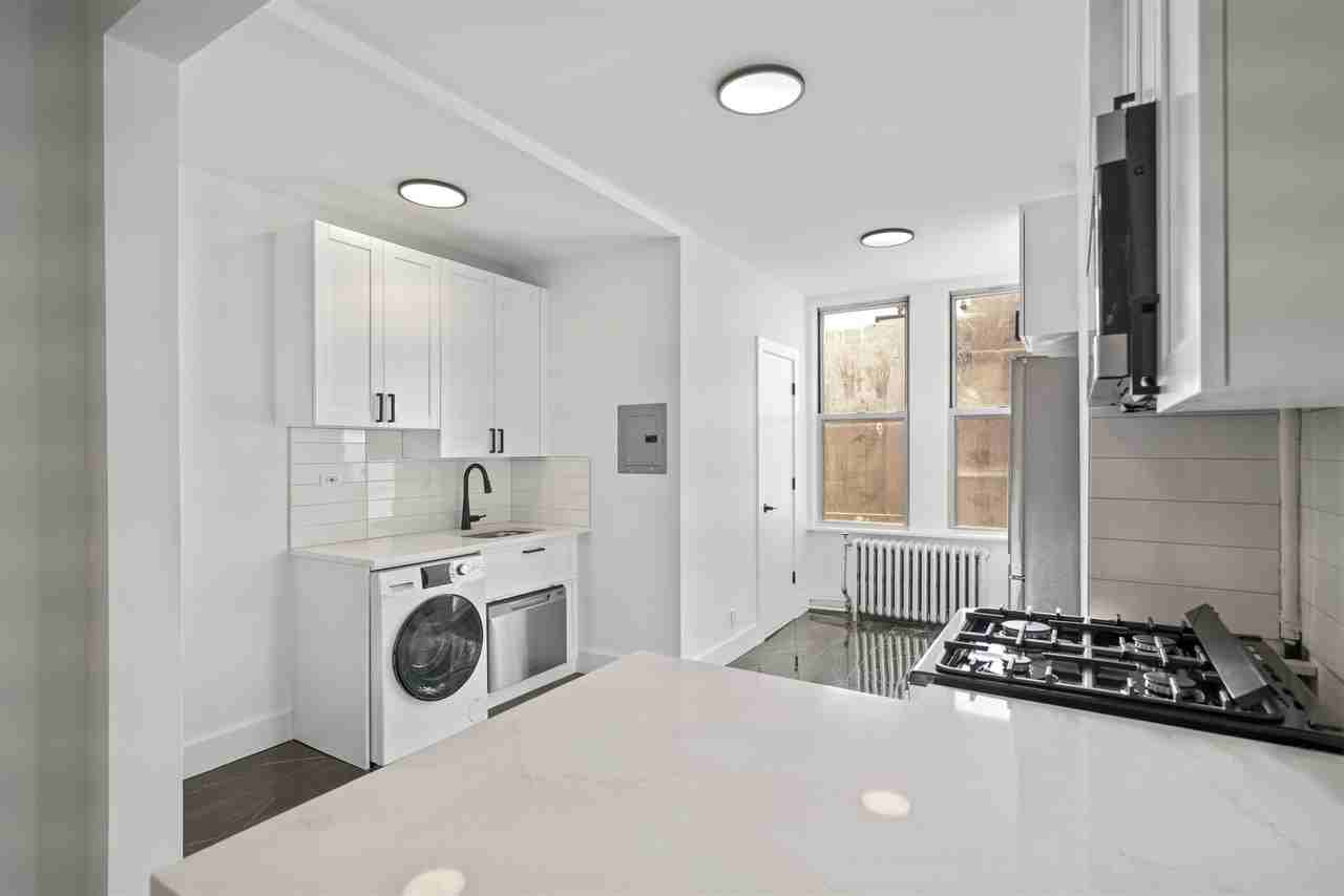 216 Madison St #5 - Photo 5 of 15
