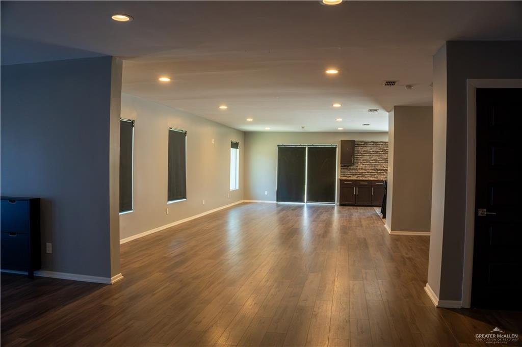 1907 School Ln - Photo 4 of 24