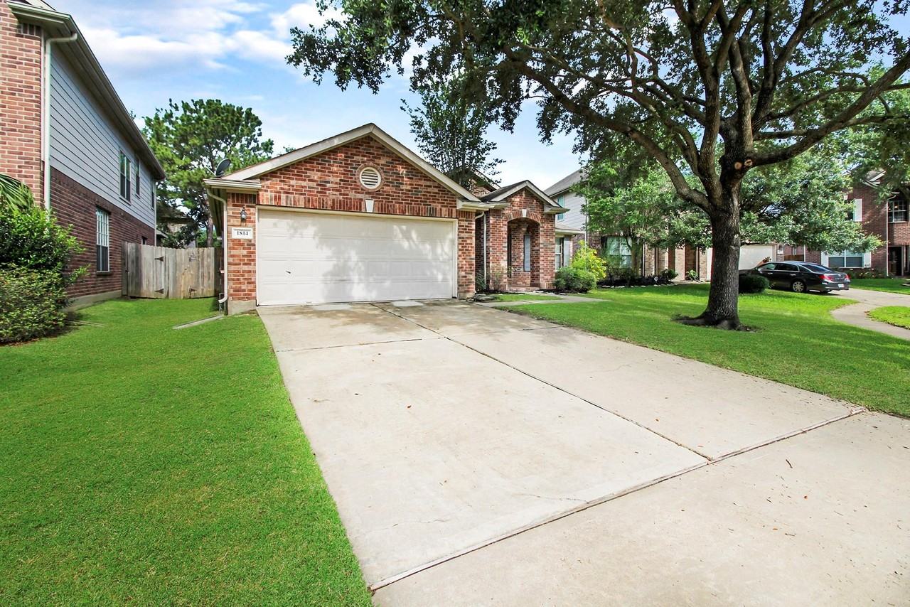 1814 Parkfair Ct - Photo 3 of 36