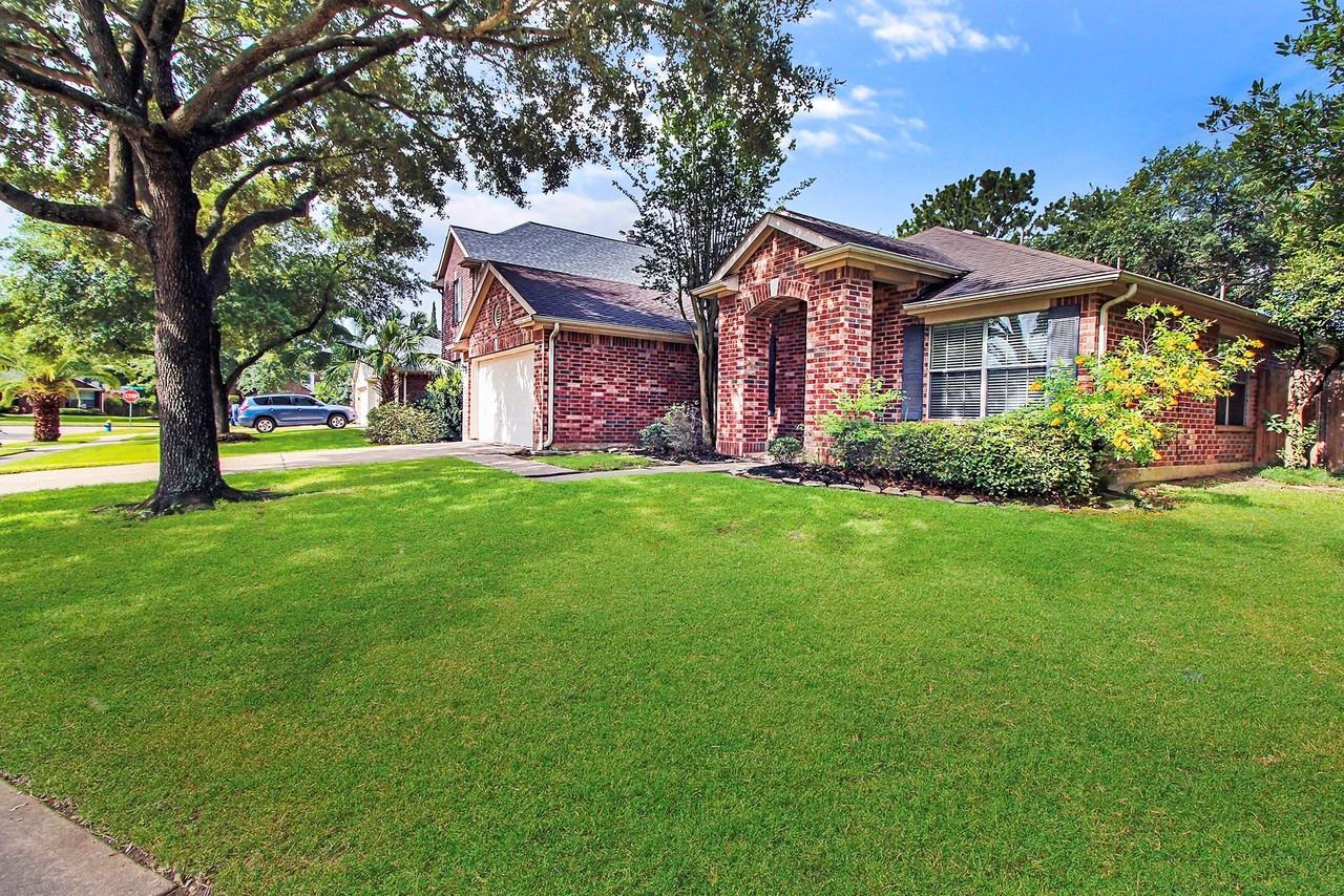1814 Parkfair Ct - Photo 4 of 36