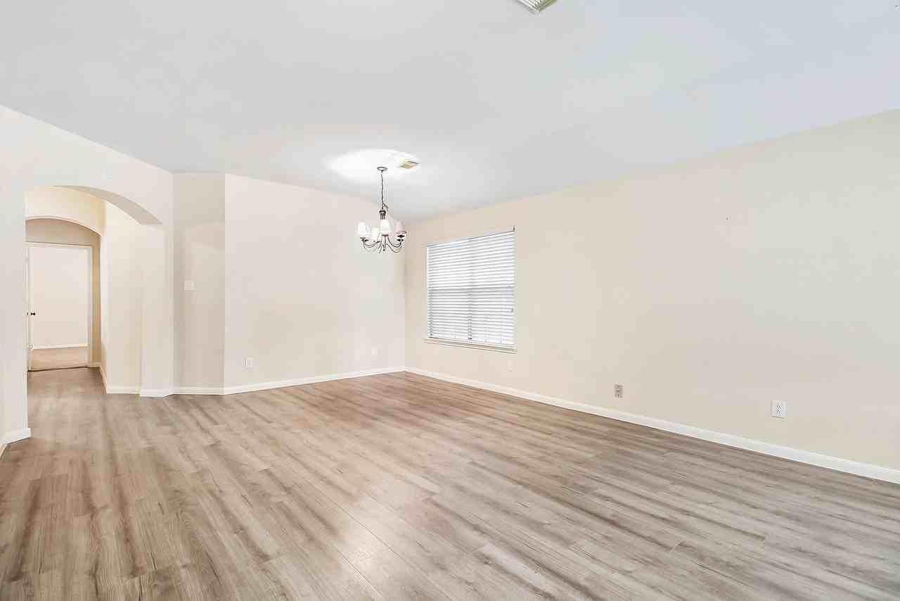 1814 Parkfair Ct - Photo 7 of 36