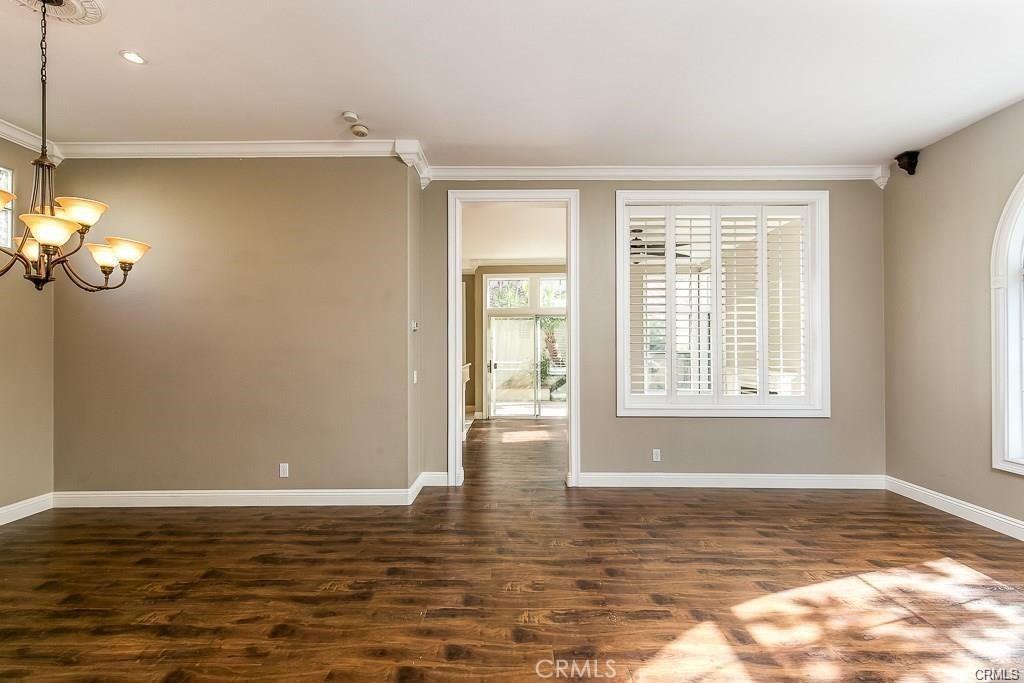2717 Plumb Dr - Photo 3 of 18