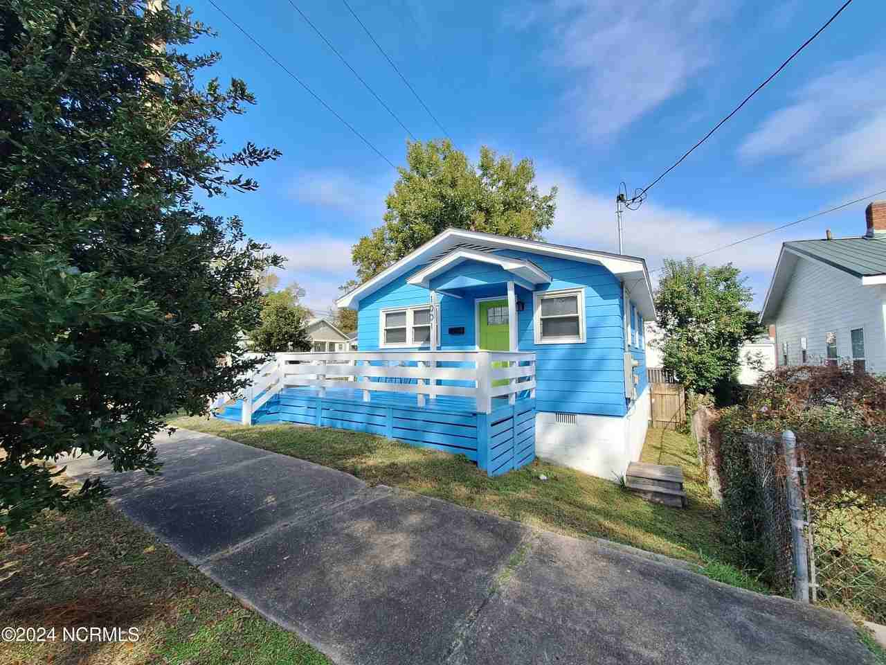 1001 Campbell St - Photo 2 of 10