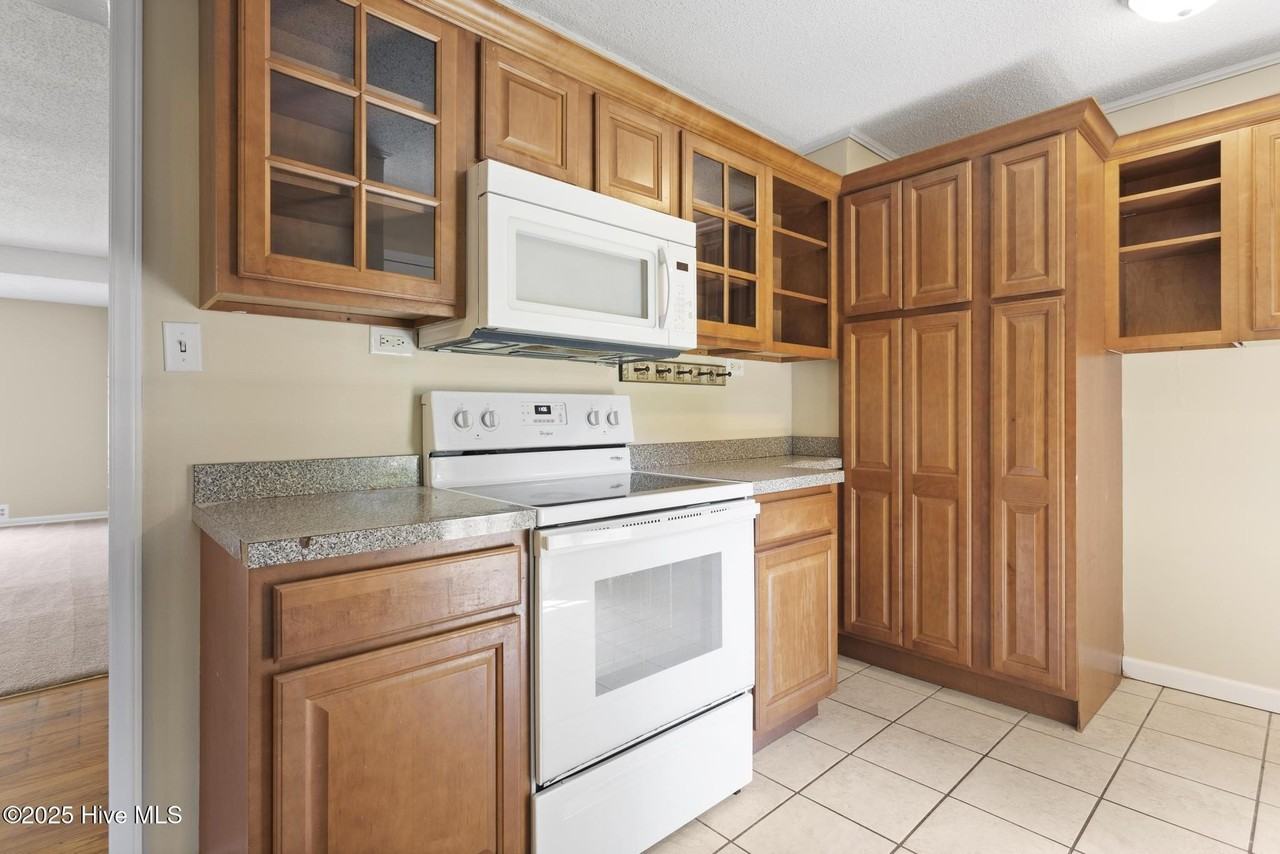 404 Dogwood Ln - Photo 6 of 20