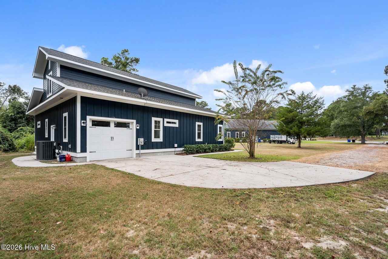 316 E Rolling Meadows Rd - Photo 2 of 19
