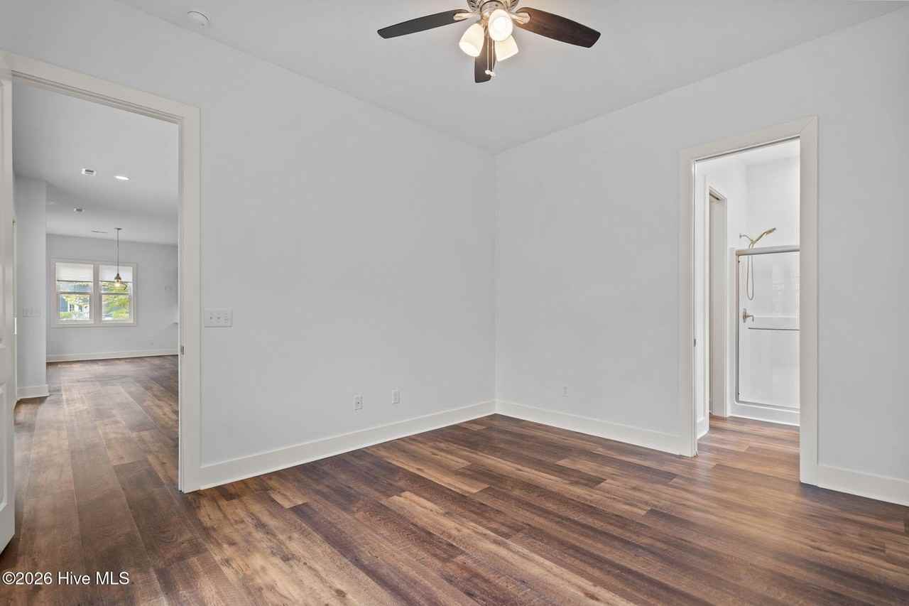 316 E Rolling Meadows Rd - Photo 5 of 19