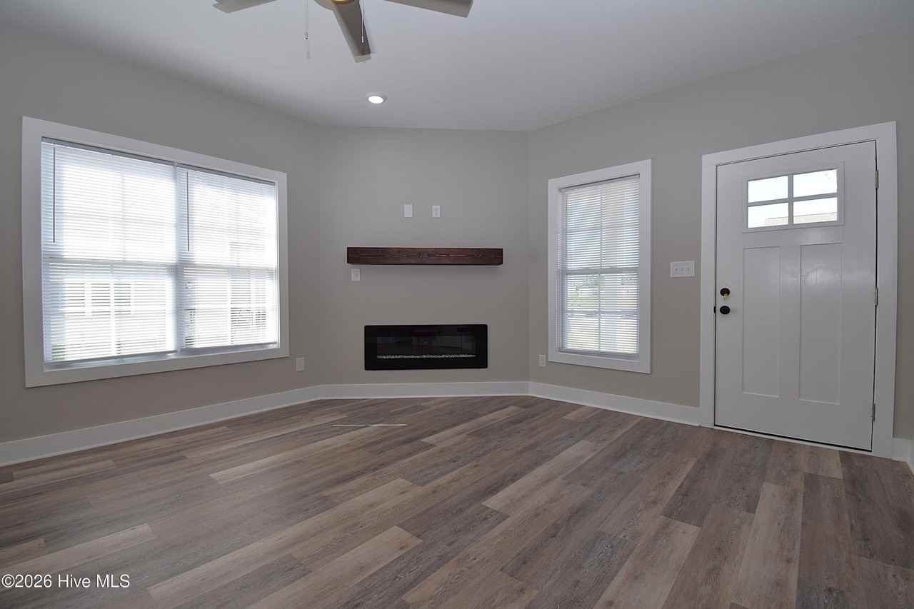 621 Abigail Taylor Dr #B - Photo 3 of 25