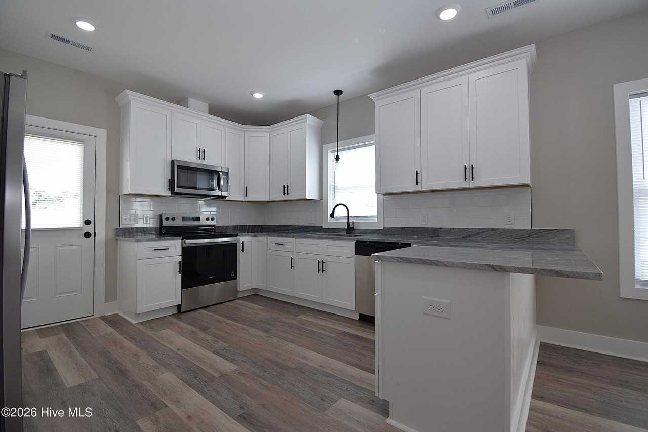 621 Abigail Taylor Dr #B - Photo 4 of 25