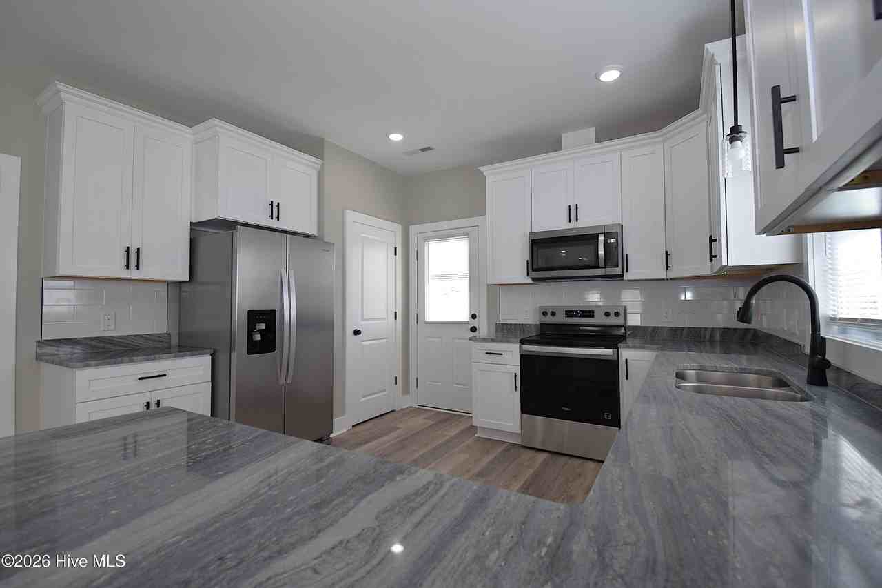 621 Abigail Taylor Dr #B - Photo 5 of 25