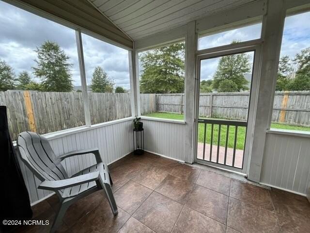 321 Kingston Rd - Photo 4 of 42