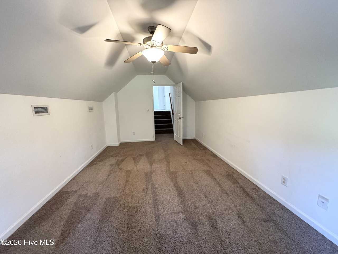 302 Kingswood Blvd - Photo 4 of 14