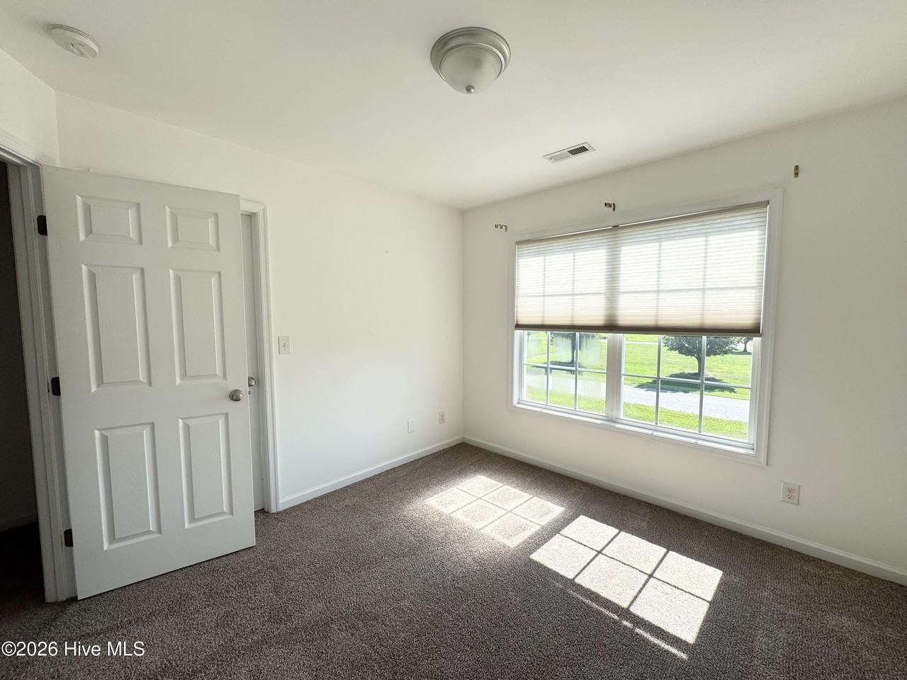 302 Kingswood Blvd - Photo 5 of 14