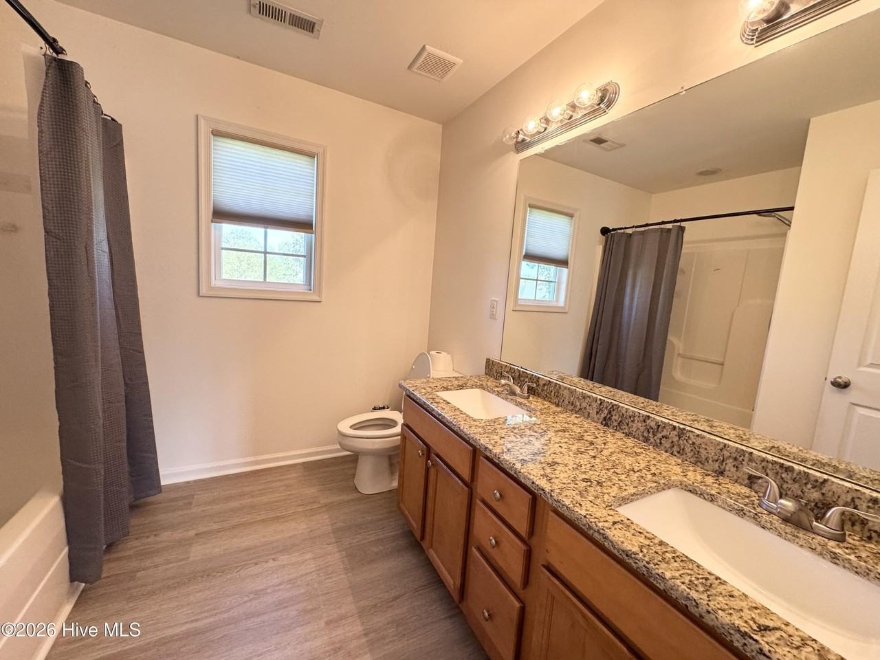 302 Kingswood Blvd - Photo 6 of 14
