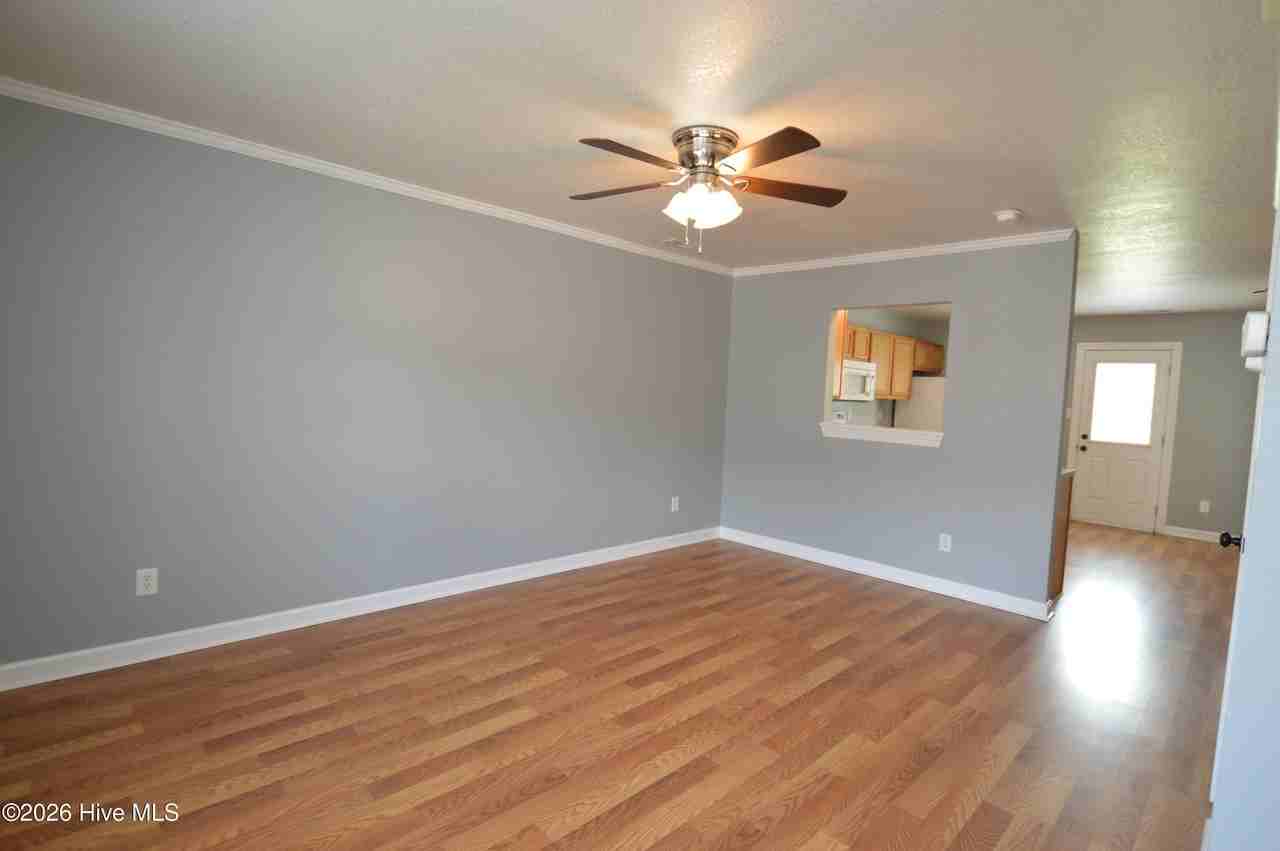 905 Springwood Dr - Photo 2 of 19