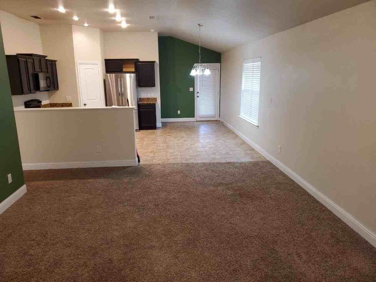 5602 111th St - Photo 3 of 18