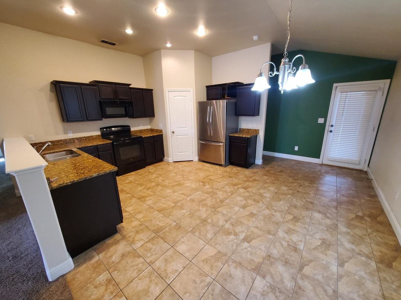 5602 111th St - Photo 4 of 18