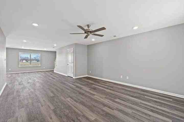 8169 Driftwood Loop - Photo 4 of 24