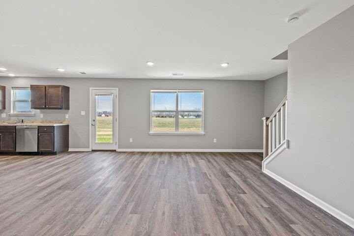 8169 Driftwood Loop - Photo 6 of 24