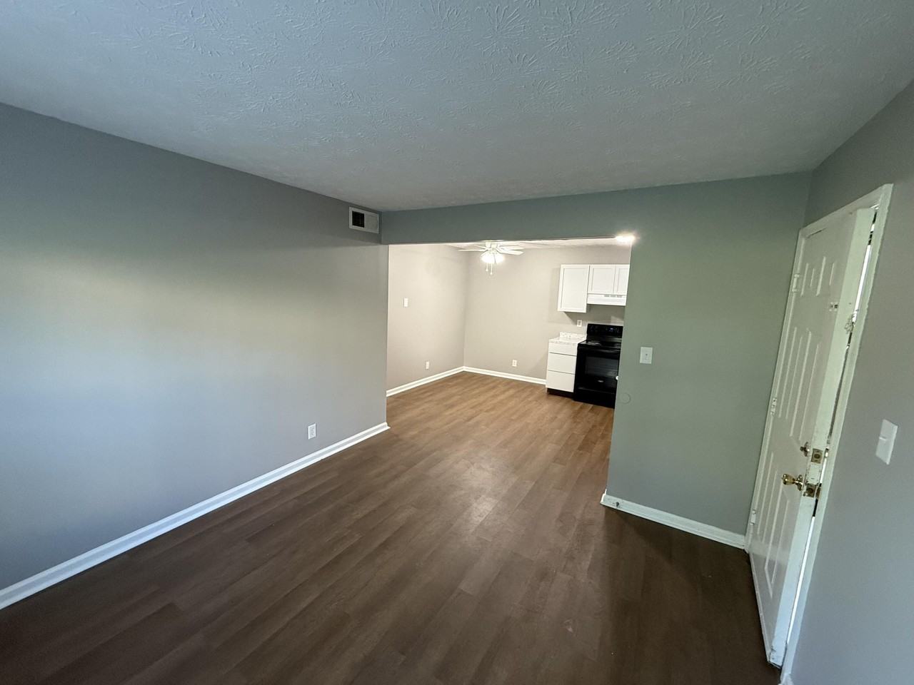 121 N Brand St #14 - Photo 2 of 12