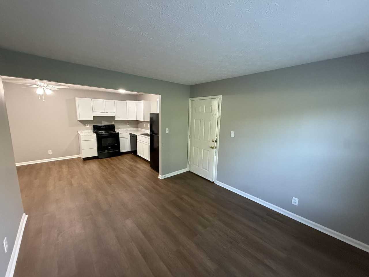 121 N Brand St #14 - Photo 3 of 12