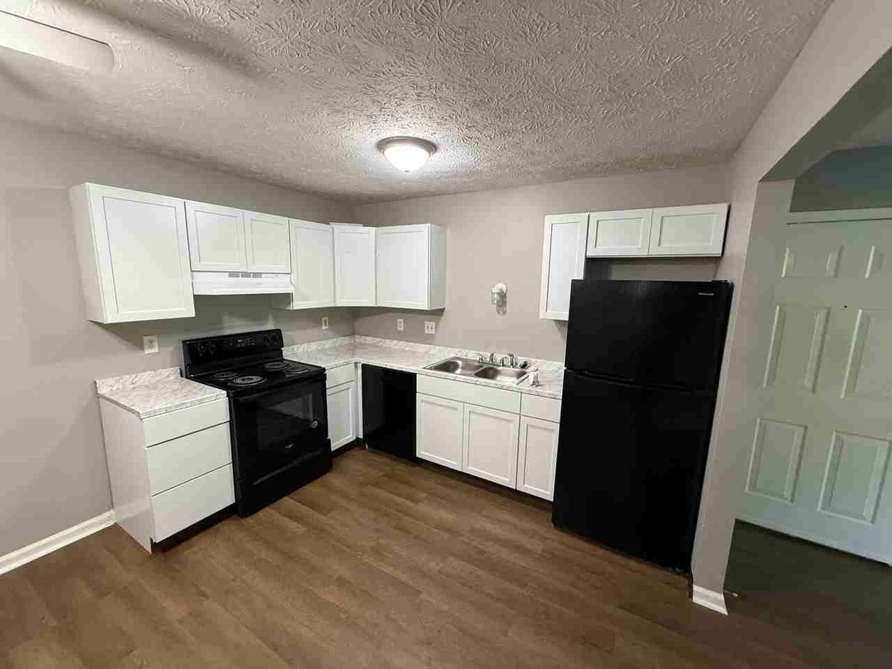 121 N Brand St #14 - Photo 5 of 12